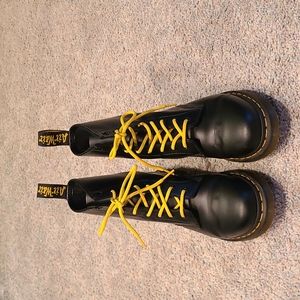 DR MARTENS 1460 WOMEN'S SMOOTH LEATHER LACE UP BOOTS Size 8